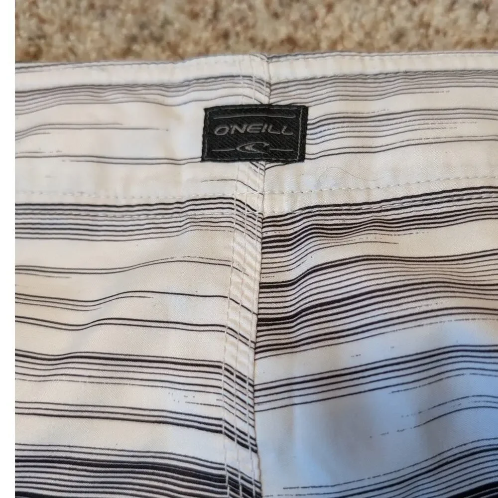 O'NEILL Mens Swim suit, size 36, classic striped bathing trunks; surfer, skater